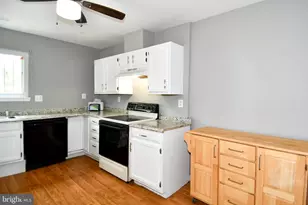7737 Merrick Ln, Landover, MD 20785 - Photo 11