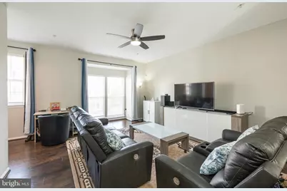 4004 Meadow Trail Lane, Hyattsville, MD 20784 - Photo 5