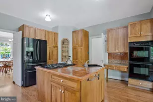 4212 Longfellow St, Hyattsville, MD 20781 - Photo 9