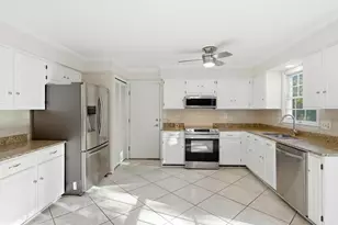 1403 Peartree Ln, Bowie, MD 20721 - Photo 11