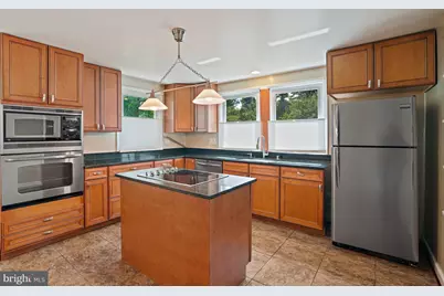 8901 Hickory Hill Avenue, Lanham, MD 20706 - Photo 15