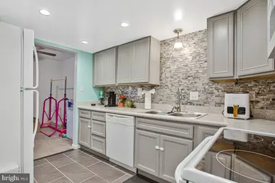 8613 Binghampton Place, Upper Marlboro, MD 20772 - Photo 5