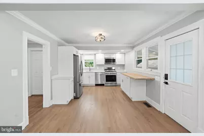 6704 Boxwood Drive, Suitland, MD 20746 - Photo 5