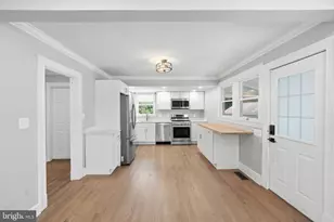 6704 Boxwood Dr, Suitland, MD 20746 - Photo 5