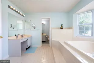 16108 Arrowroot Ct, Bowie, MD 20716 - Photo 23