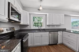 3801 Woodhaven Ln, Bowie, MD 20715 - Photo 17