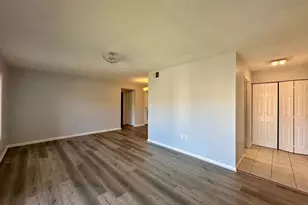 6926 Hanover Pkwy, Greenbelt, MD 20770 - Photo 3