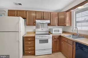 16335 Pewter Ln, Bowie, MD 20716 - Photo 5