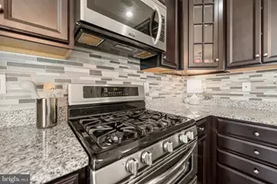 9810 Smithview Pl, Lanham, MD 20706 - Photo 5