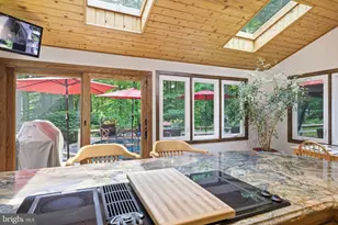 8404 Hollow Tree Ln, Upper Marlboro, MD 20772 - Photo 31