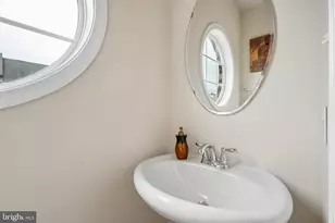 4211 Talmadge Cir, Suitland, MD 20746 - Photo 19