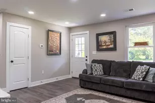 9208 Lanham Severn Rd, Lanham, MD 20706 - Photo 23