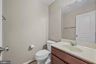 9808 Smithview Pl, Lanham, MD 20706 - Photo 5