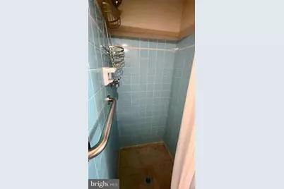 25 Panorama Drive, Oxon Hill, MD 20745 - Photo 19