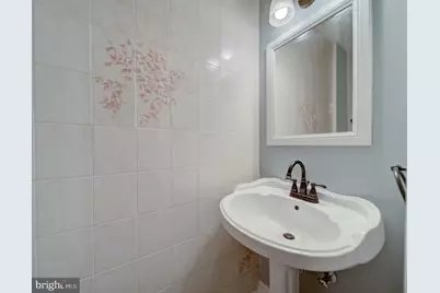 2048 N Anvil Lane, Temple Hills, MD 20748 - Photo 5
