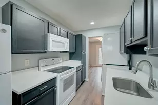 2048 N Anvil Ln, Temple Hills, MD 20748 - Photo 13