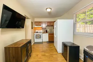 8028 Sandy Spring Rd, Laurel, MD 20707 - Photo 11