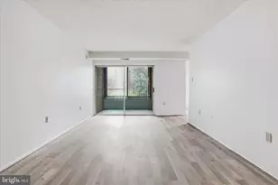 7818 Hanover Pkwy, Greenbelt, MD 20770 - Photo 5