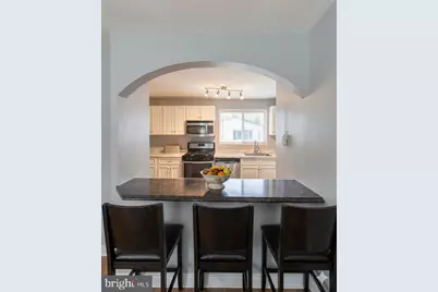 907 E Meadows Court, Oxon Hill, MD 20745 - Photo 3