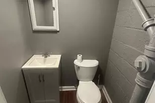 907 E Meadows Ct, Oxon Hill, MD 20745 - Photo 11