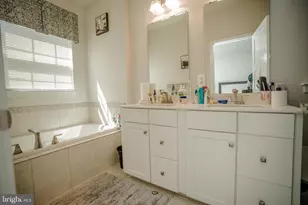 8210 Goldstone Ct, Hyattsville, MD 20785 - Photo 33