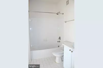 6212 Westchester Park Drive #B, College Park, MD 20740 - Photo 7