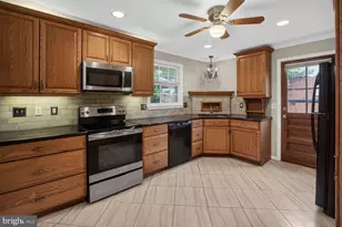 13008 Bellevue St, Beltsville, MD 20705 - Photo 9