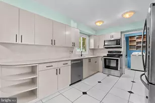 2406 Kenly Pl, Bowie, MD 20715 - Photo 5