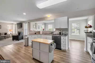 13509 Oaklands Manor Drive, Laurel, MD 20708 - Photo 5
