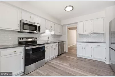 8209 Londonderry Court, Laurel, MD 20707 - Photo 3