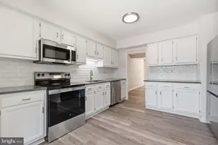 8209 Londonderry Ct, Laurel, MD 20707 - Photo 3