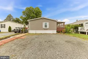 9132 Goldenrod Ln, Upper Marlboro, MD 20772 - Photo 21