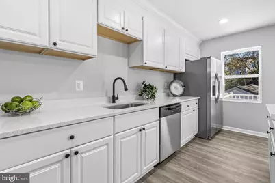 5907 Seat Pleasant Drive, Capitol Heights, MD 20743 - Photo 17