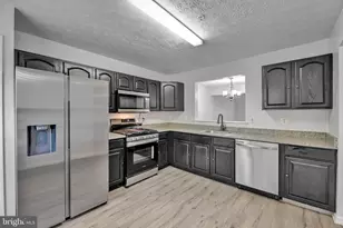 2406 Lemontree Ln, Springdale, MD 20774 - Photo 5