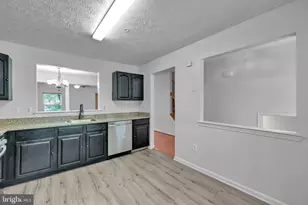 2406 Lemontree Ln, Springdale, MD 20774 - Photo 7