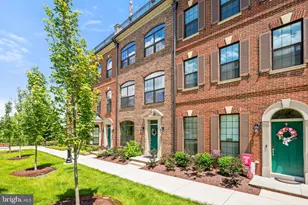 605 Skiff Wy, Oxon Hill, MD 20745 - Photo 1