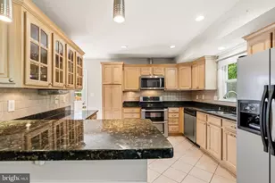 9104 Drake Pl, College Park, MD 20740 - Photo 17