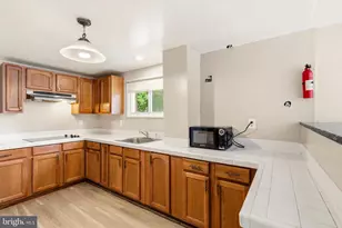 9104 Drake Pl, College Park, MD 20740 - Photo 39