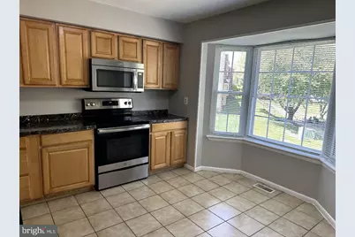 8121 Fenwick Court, Laurel, MD 20707 - Photo 7