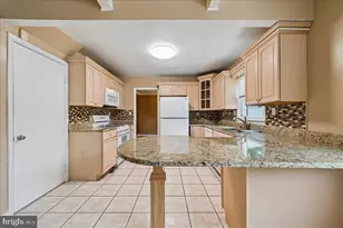6703 Vanessa Dr, Lanham, MD 20706 - Photo 9
