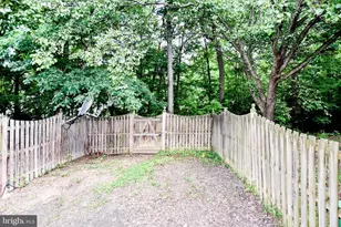6907 Wildrose Ct, District Heights, MD 20747 - Photo 17