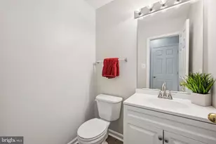 3709 38th Ave, Brentwood, MD 20722 - Photo 9