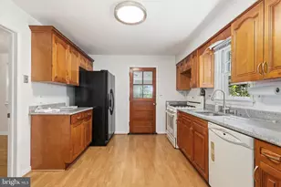 9717 48th Pl, College Park, MD 20740 - Photo 11