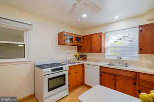 9205 49th Ave, College Park, MD 20740 - Photo 15