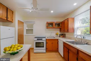 9205 49th Ave, College Park, MD 20740 - Photo 19