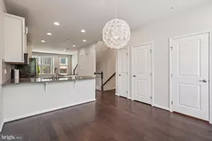 6102 Chronicle St, Hyattsville, MD 20782 - Photo 9
