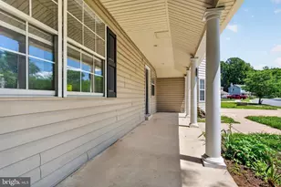 9312 Fox Run Dr, Clinton, MD 20735 - Photo 3