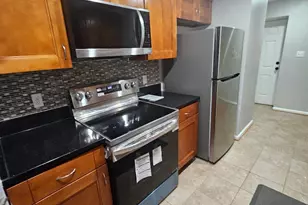 9811 Lake Pointe Ct, Upper Marlboro, MD 20774 - Photo 3