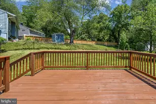 7001 Bishop Dr, Capitol Heights, MD 20743 - Photo 27