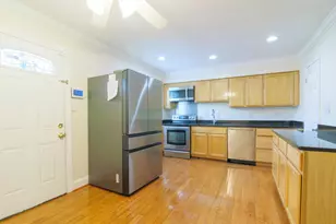 3075 Sunset Ln, Suitland, MD 20746 - Photo 9